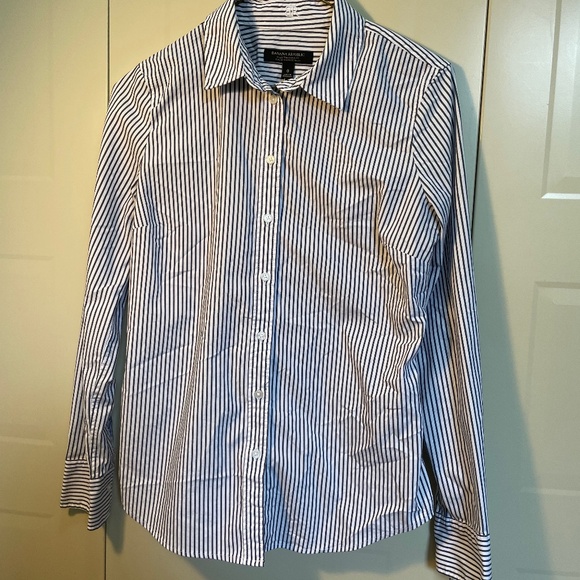 Banana Republic Blue and White Striped Button Down Shirt - Picture 1 of 3